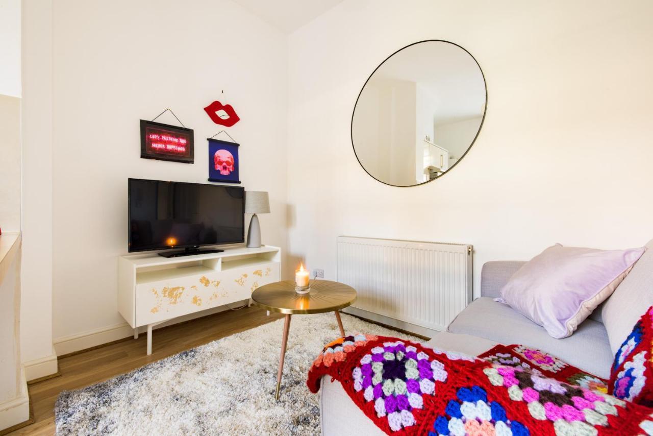 Апартаменты Mornington Crescent Лондон Экстерьер фото